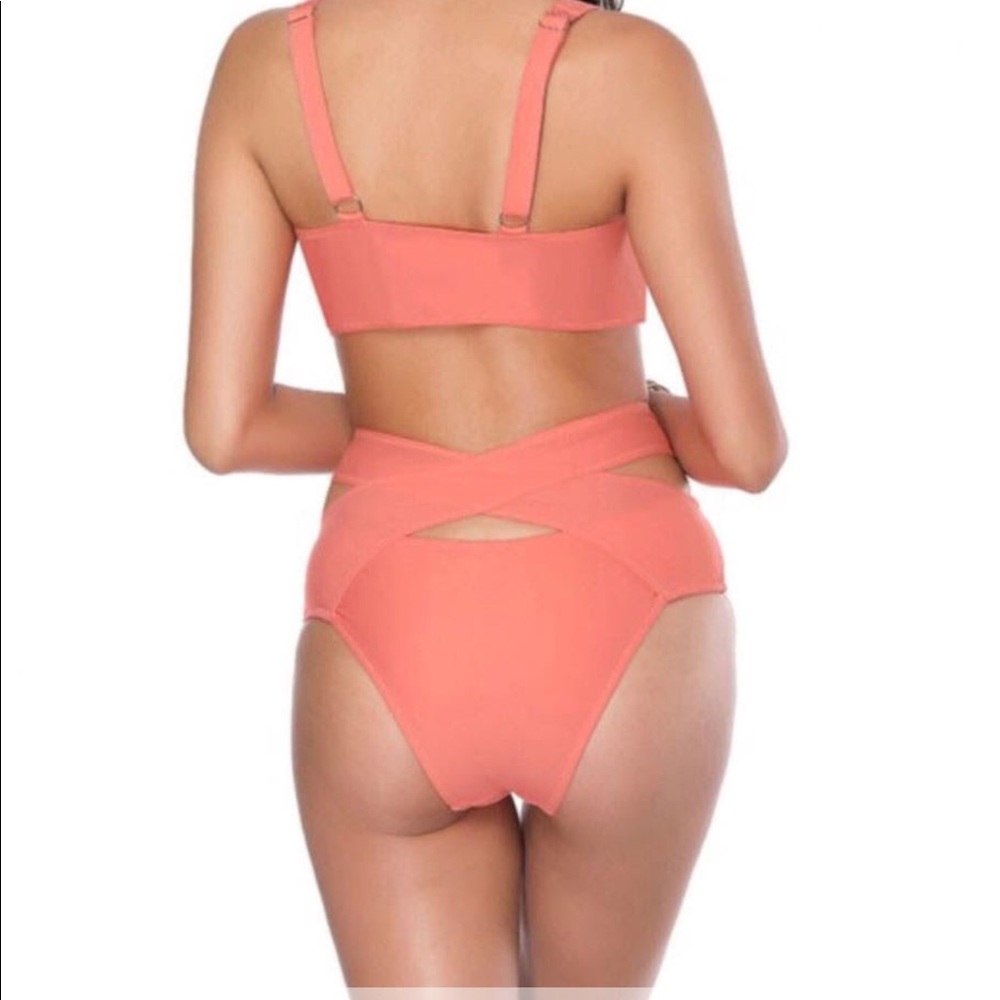 Bathing suits - Picture 2 of 8
